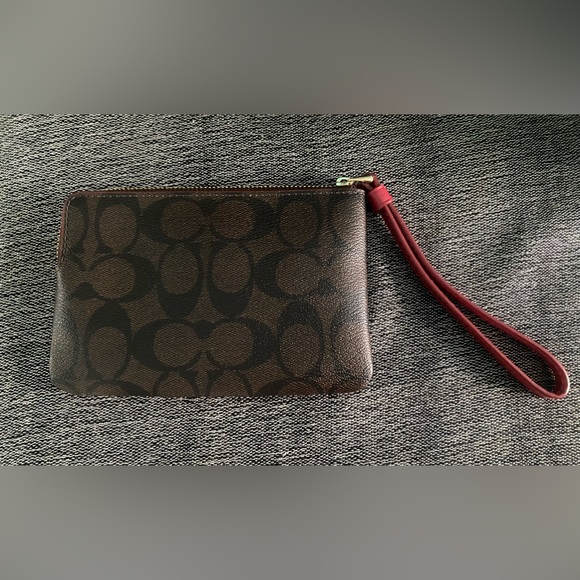 Coach Wristlet - Picture 3 of 4